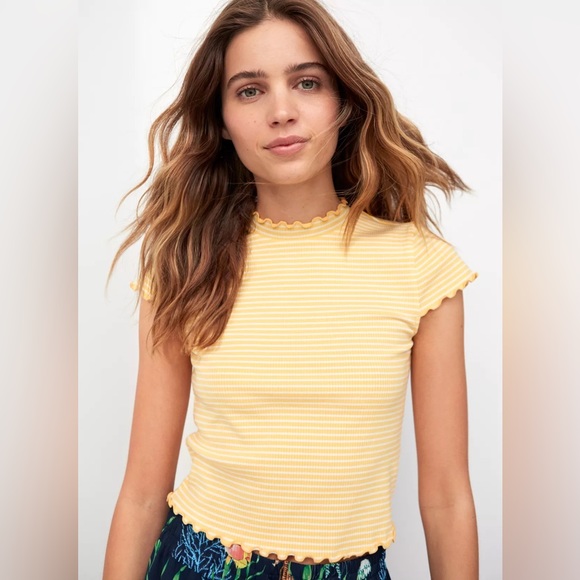 Aritzia Sunday Best Crowne mock neck T-shirt red/white stripes size small - Picture 5 of 5